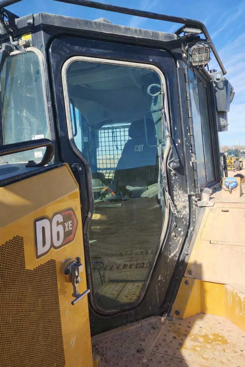 Caterpillar Motor Grader Glass Repair